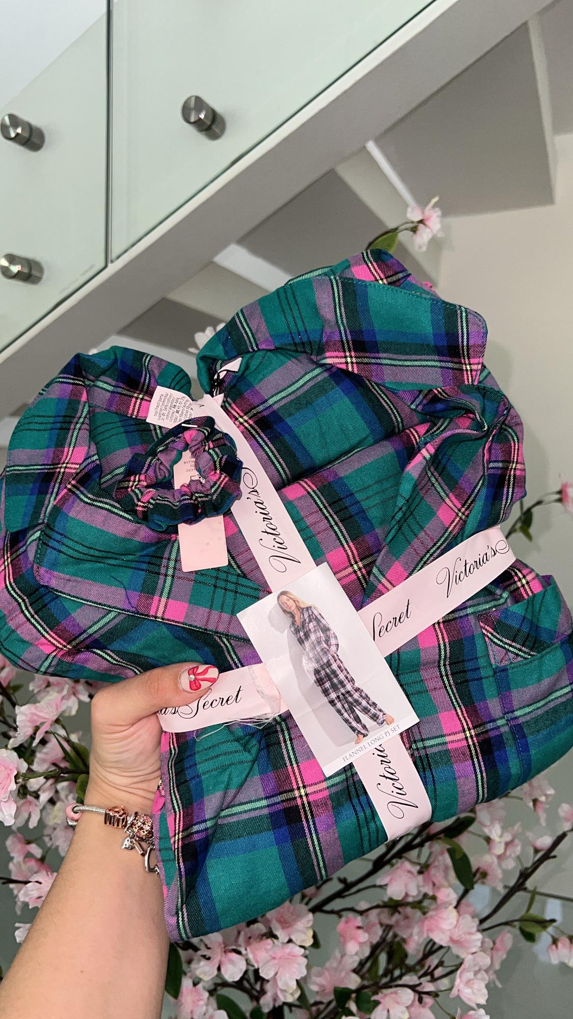 Pijama Satinada Victoria’s Secret Corazones Rojos ❤️🔥