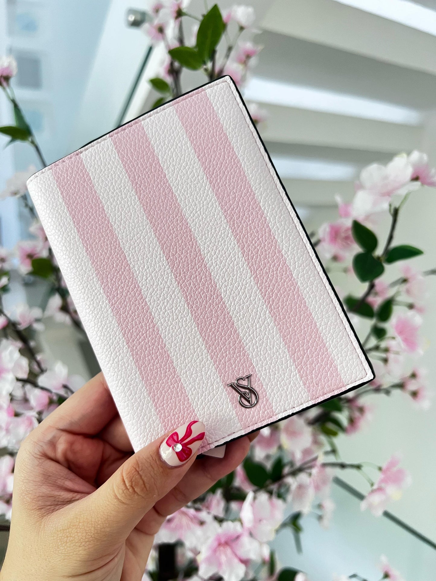 Victoria’s Secret Passport Holder ✨🌸