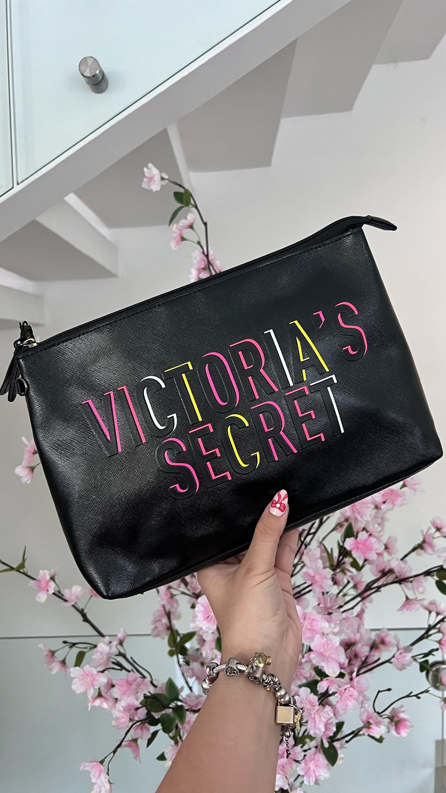 Victoria’s Secret Black Logo Clutch 🖤✨