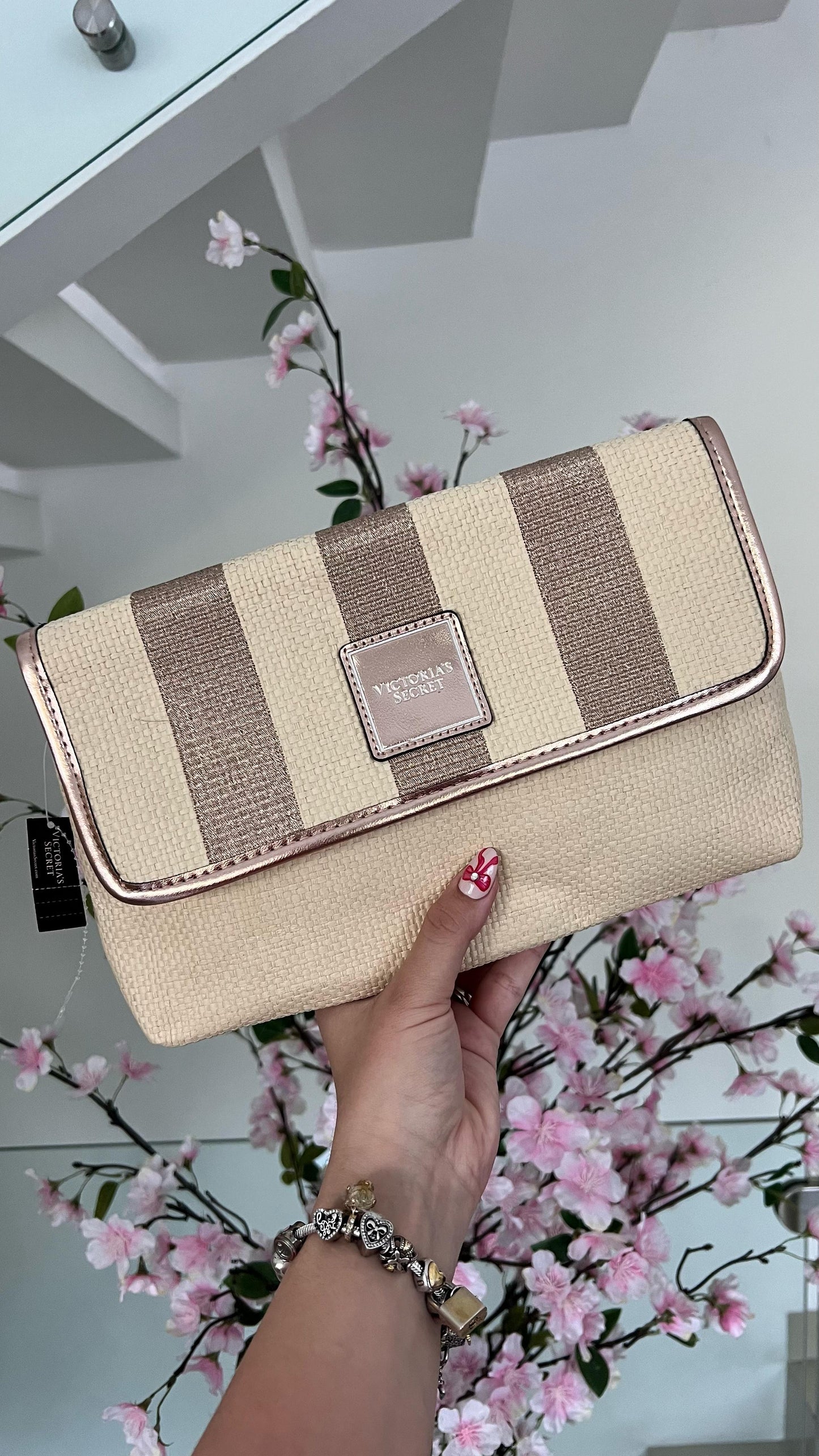 Victoria’s Secret Beige & Gold Striped Clutch✨