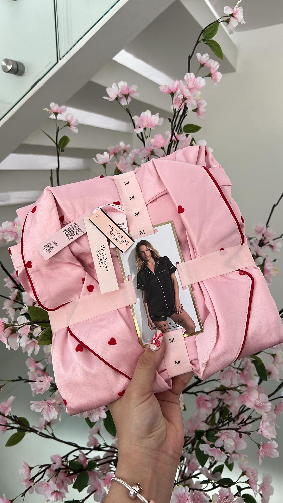 Victoria’s Secret Satin Pajama Set - Pink Hearts 💖✨