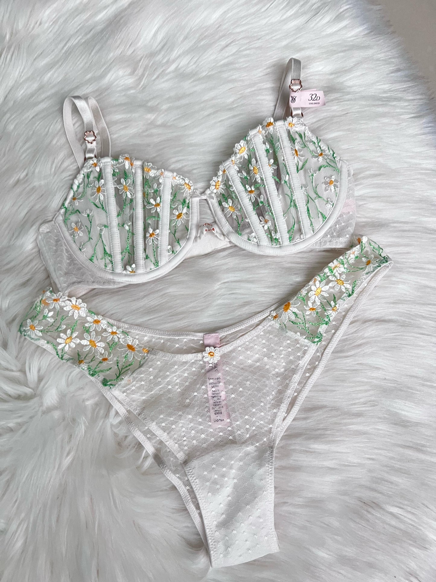 Conjunto Victoria's Secret Daisy Bloom 🌼✨
