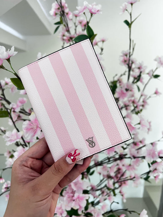 Victoria’s Secret Passport Holder ✨🌸