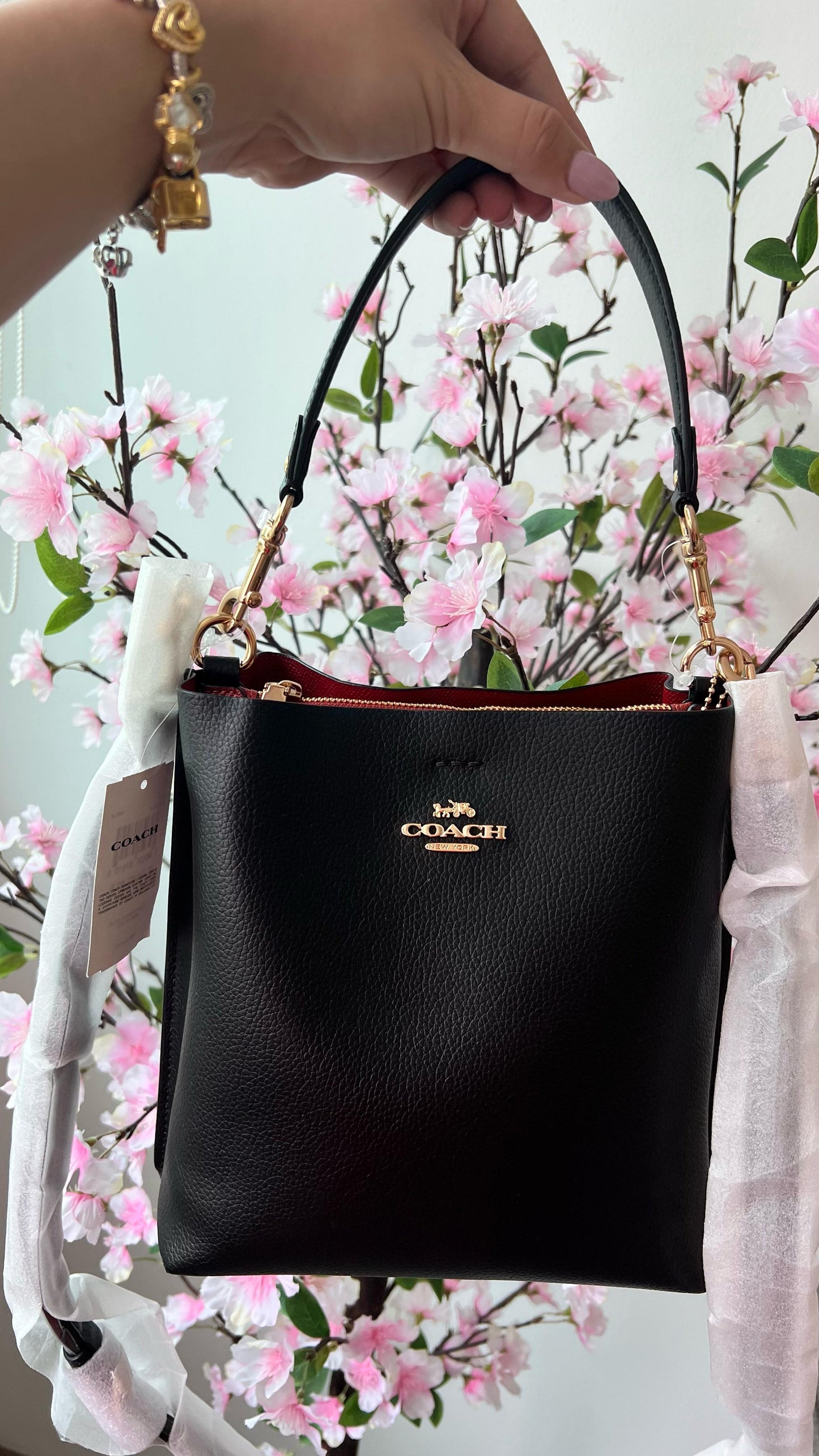 Coach Bucket Piel Negra con Cross Body